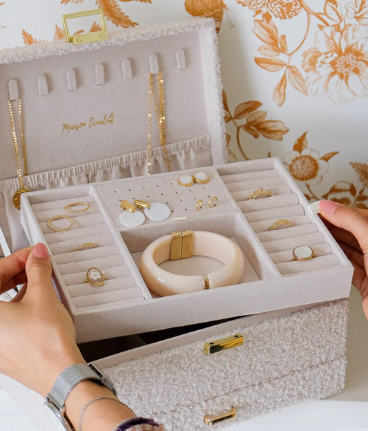 Boîte à bijoux Denise en moumoute - Maison Scarlett
