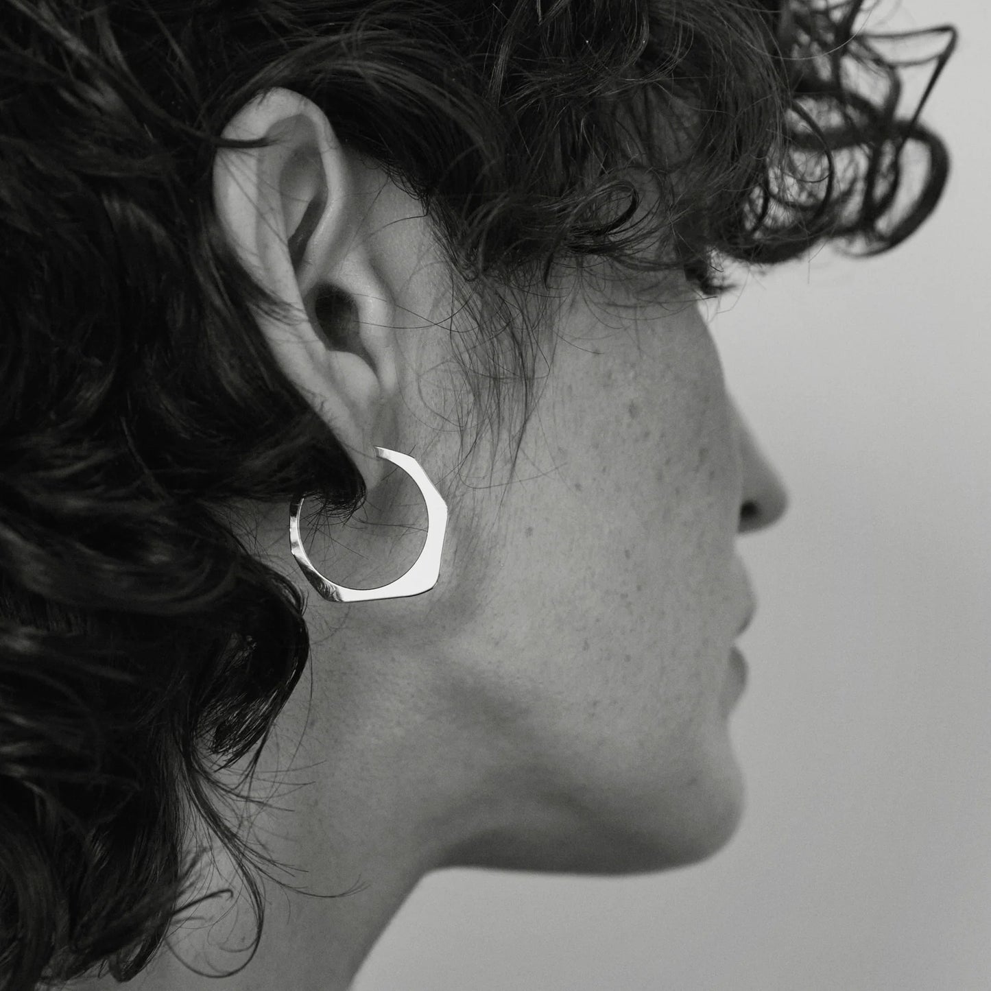 Petites Boucles d'oreilles Créoles Dune - Nadja Carlotti