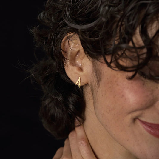 Petites Boucles d'oreilles Puces Brin - Nadja Carlotti